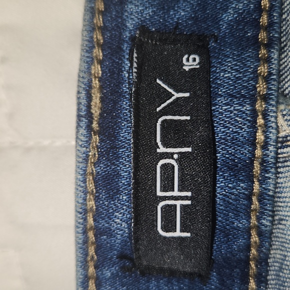 Size 16 Ladies Jeans. - Picture 3 of 4